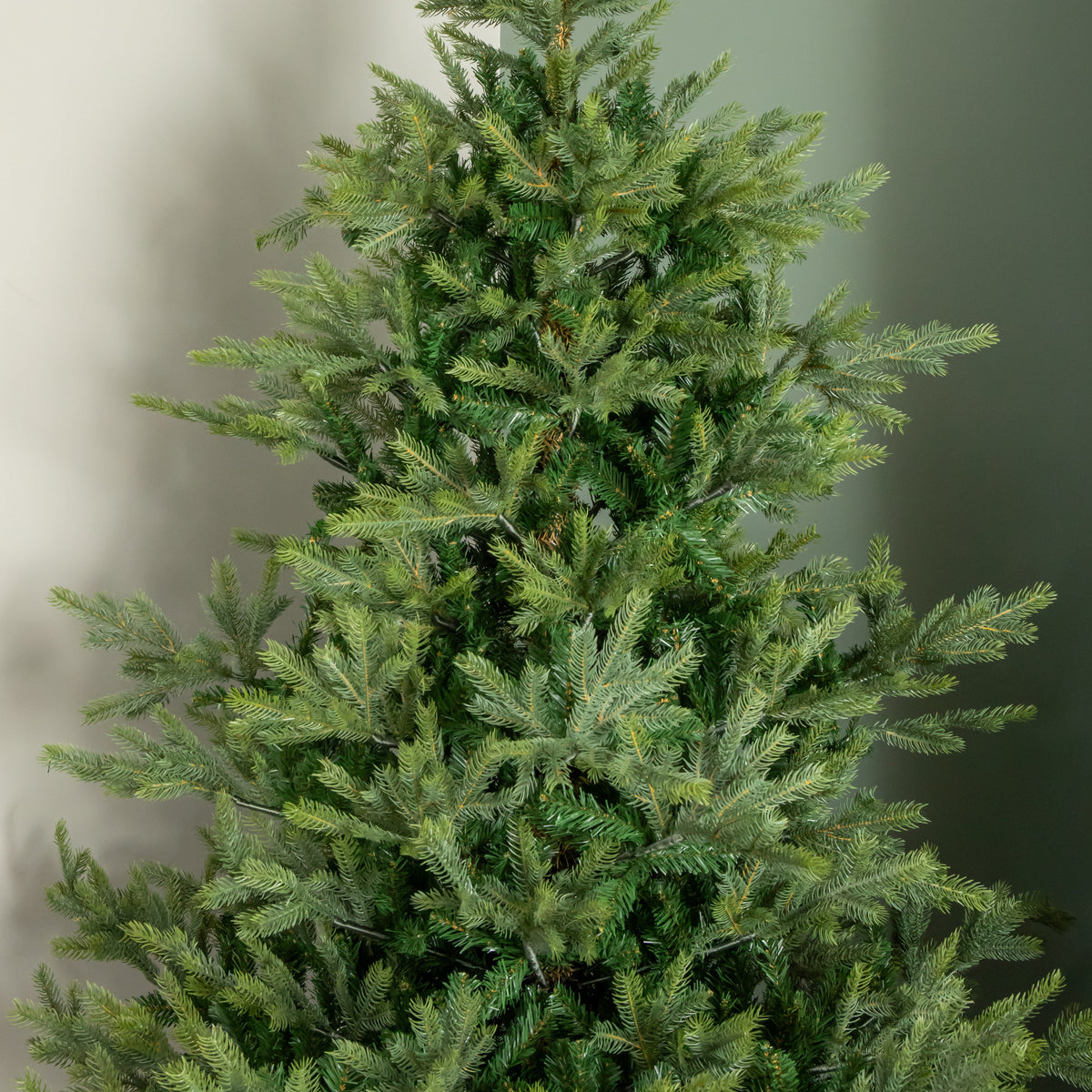 Artificial Christmas Tree 7ft, Real Look Green Fir Tree with 2326 Tips