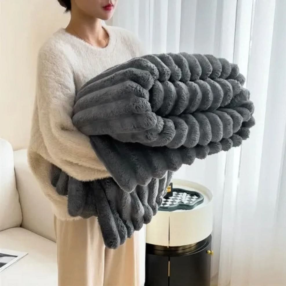 CLOUDNINE Cozy Blanket