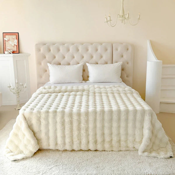 Faux Fur Blanket, Double-Layer Extra Thick Rabbit Fur Look Fluffy Throw for Sofa, Bed & Office