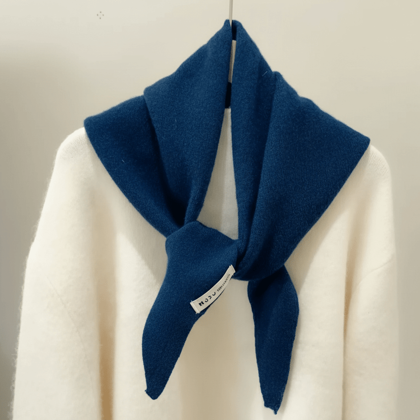 TRIANGLEA Versatile Triangular Wool Scarf