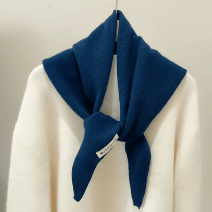 TRIANGLEA Versatile Triangular Wool Scarf