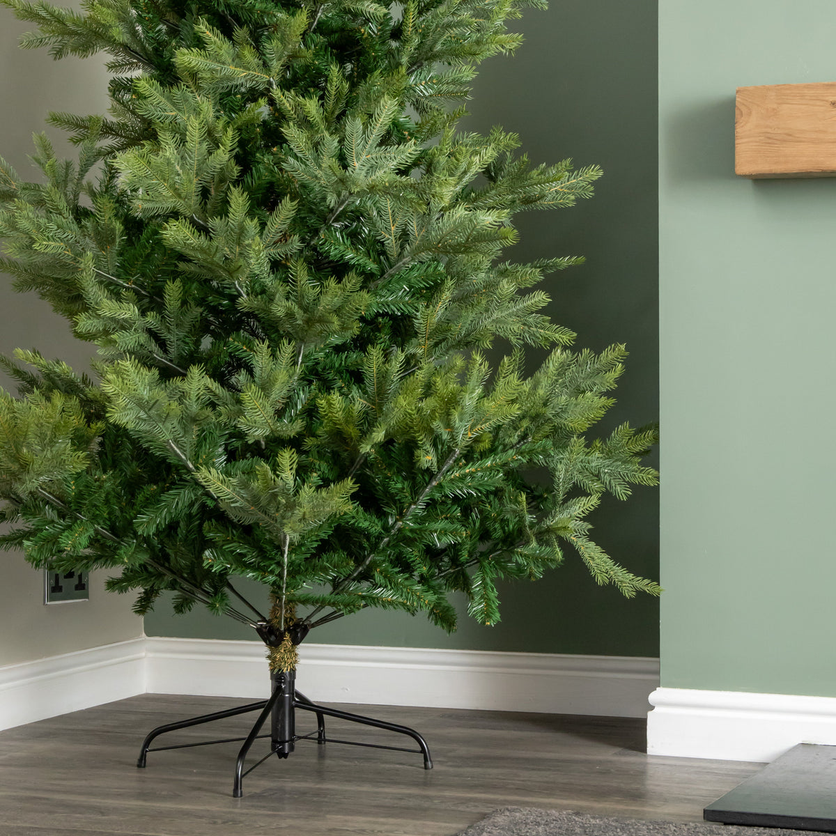 Artificial Christmas Tree 7ft, Real Look Green Fir Tree with 2326 Tips