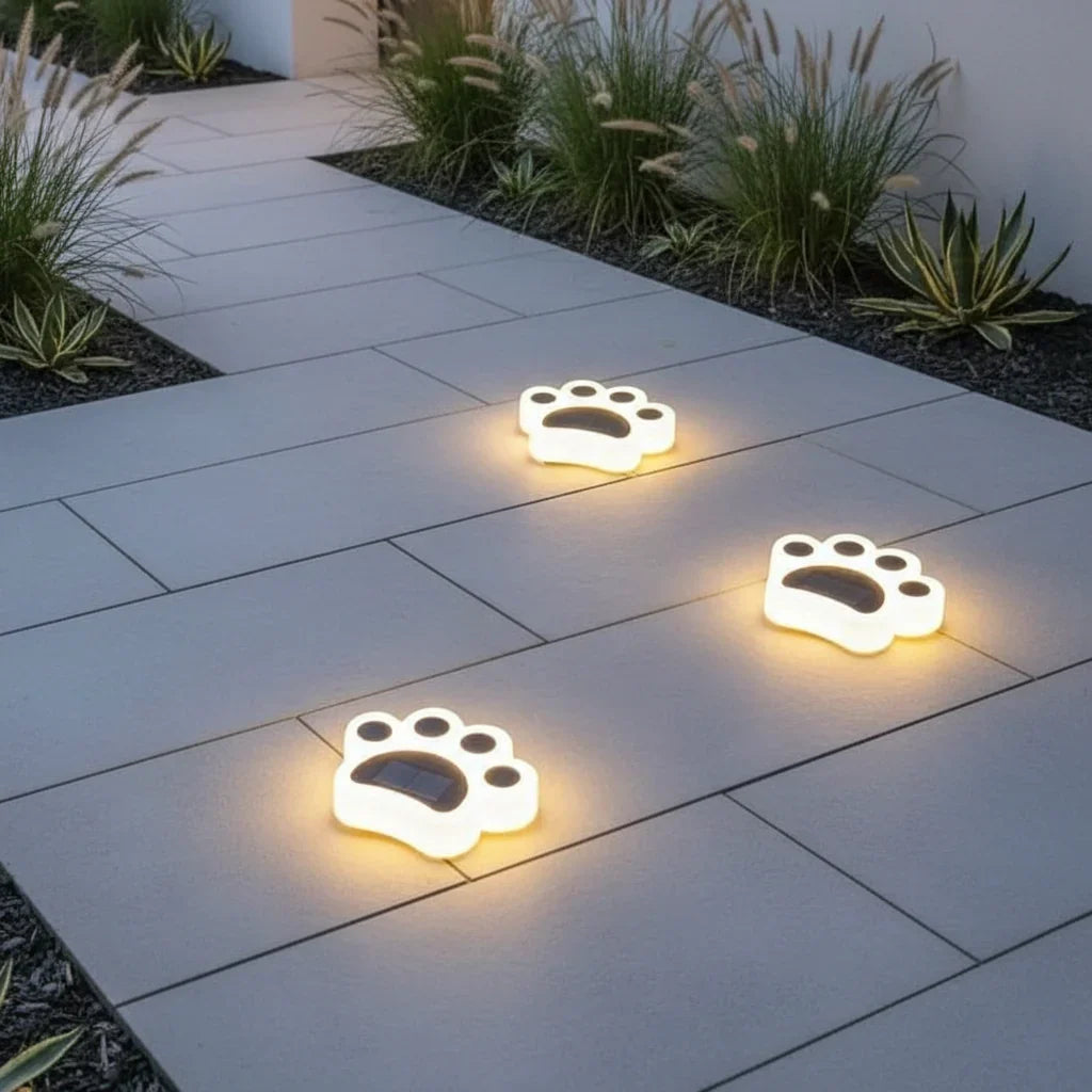 SUNGLOW Solar Garden Lamps lifestyle image