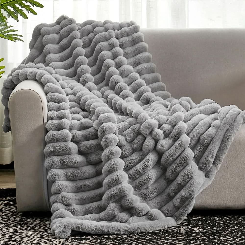 CLOUDNINE Cozy Blanket