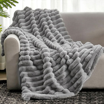 CLOUDNINE Cozy Blanket