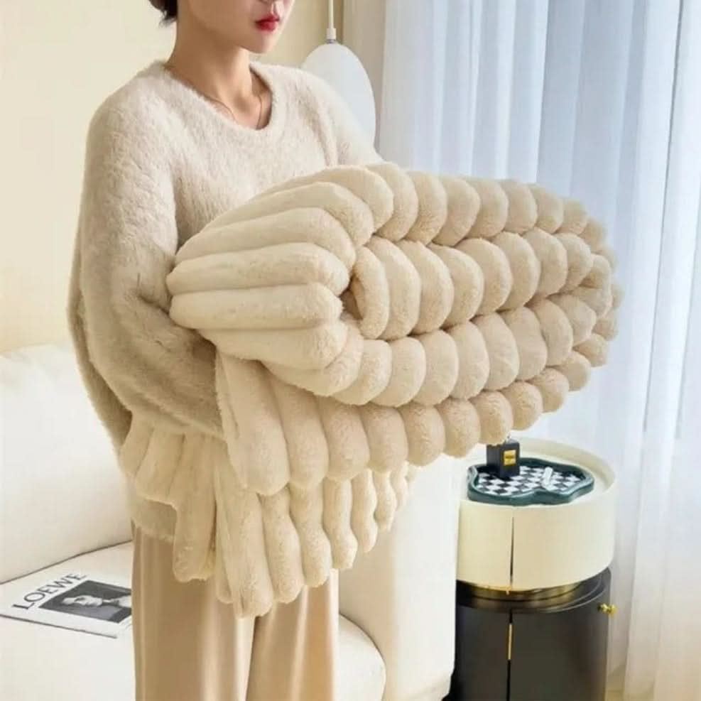 CLOUDNINE Cozy Blanket