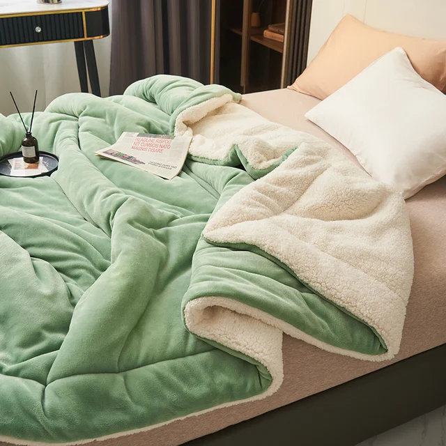 Luxurious Warm Fleece Blanket – Hellgrün