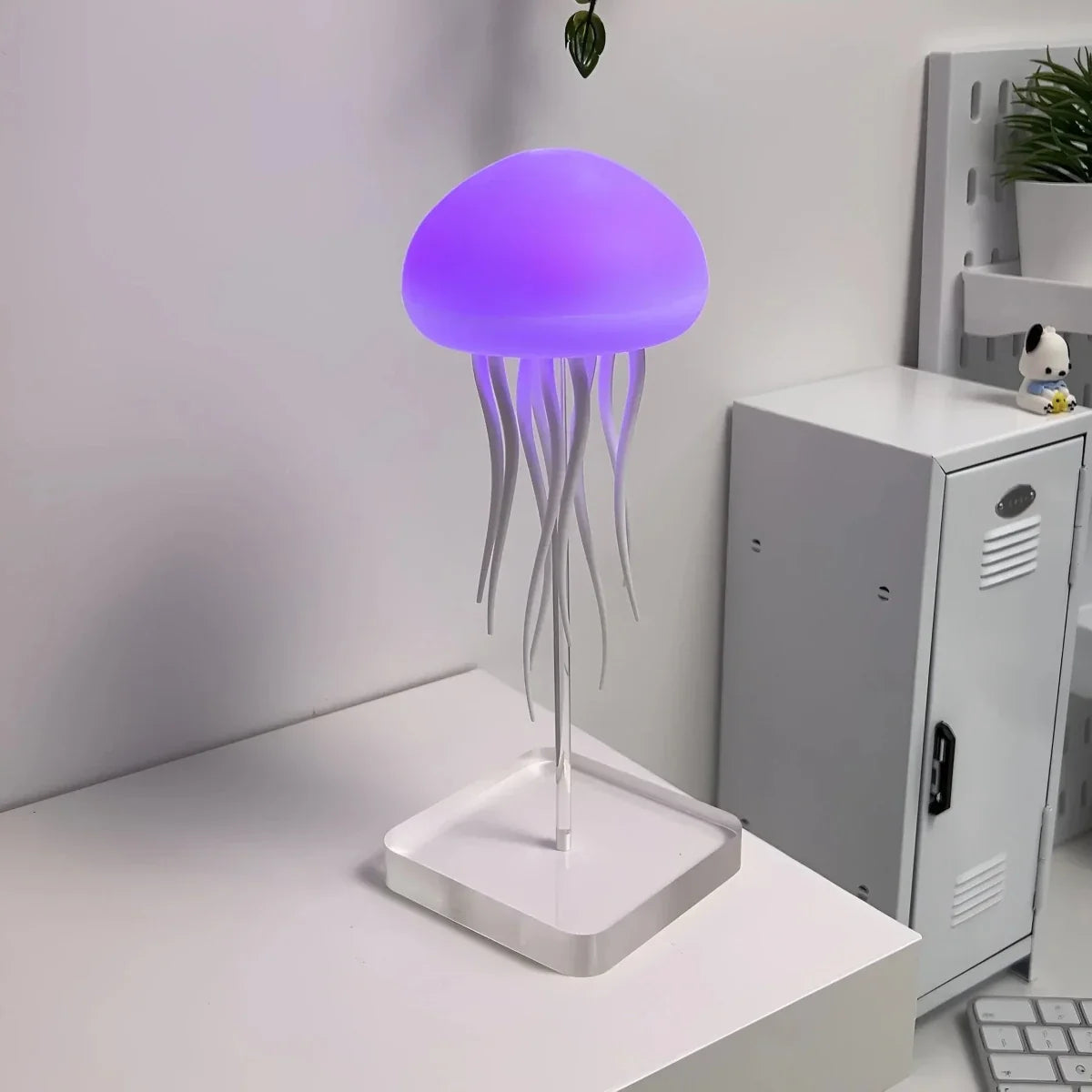 JELLYWAVE Color-Changing Jellyfish Lamp