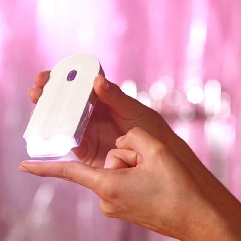 Ladyglow Painless Ladies' Razor lifestyle image 2