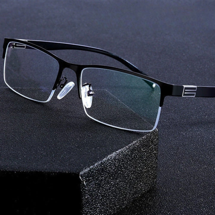 Progressive Glasses with Automatic Focus Adjustment