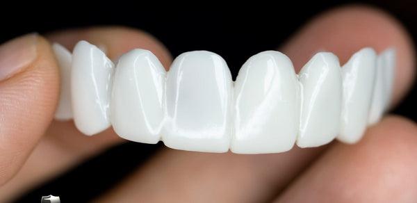 Snap On Teeth Covers, Boil to Fit Cosmetic Resin Veneers to Hide Gaps, Chips & Discolored Teeth